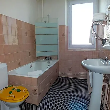 Hotel La Prairie 2*